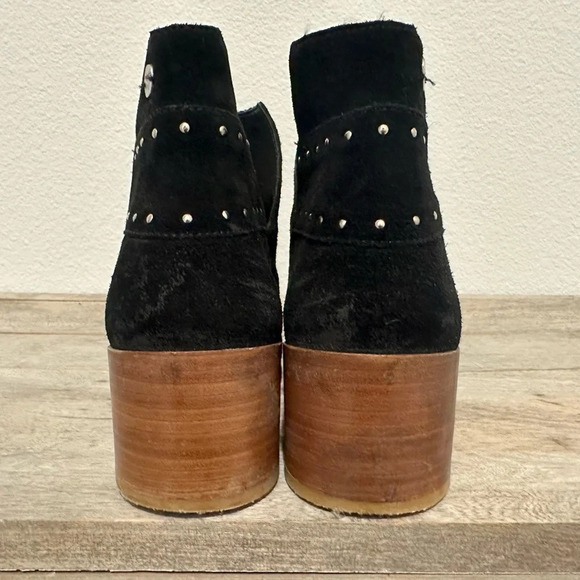 ROXY Lexie J black suede leather rivet ankle boots Size 8 Western - Picture 4 of 6